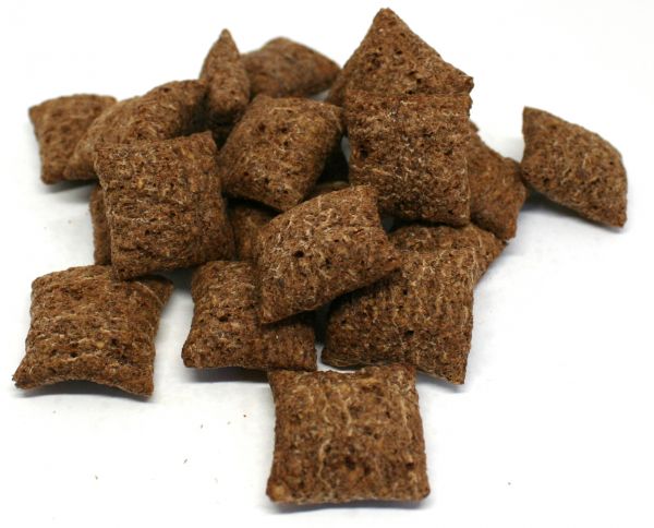 Carrés fourrés chocolat noisette BIO*. 14,90€/kg