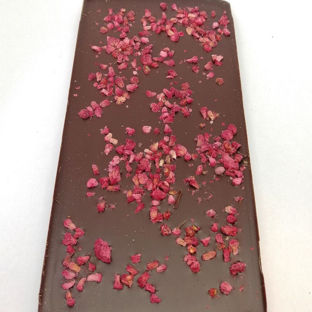 Tablette 100g chocolat noir framboises baies roses BIO*. 59,50€/kg