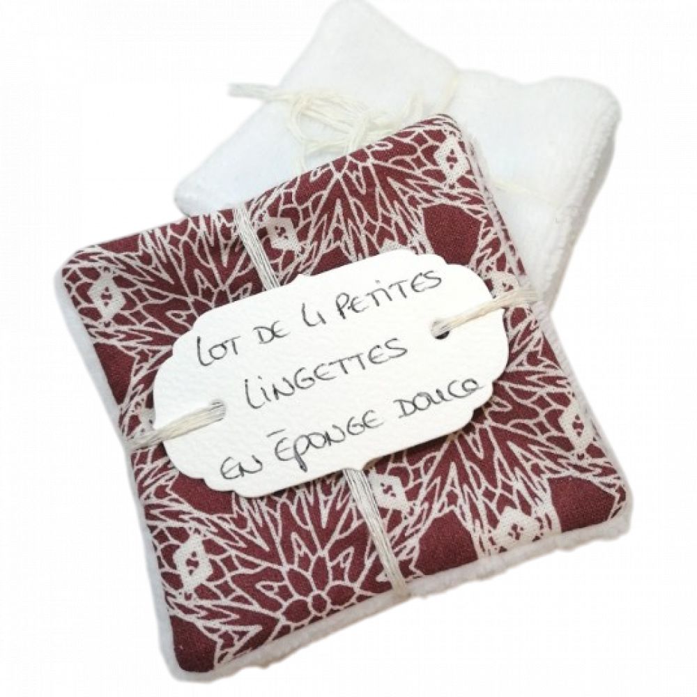 4 petites lingettes démaquillantes en éponge douce