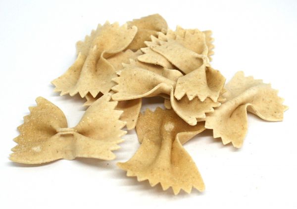 Pâtes papillons demi-complets BIO*. 5,90€/kg